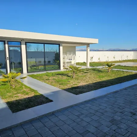 Sunrise Villa *